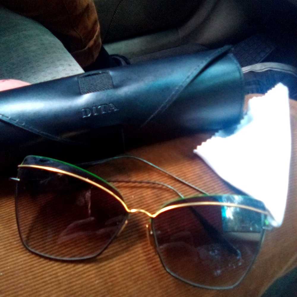Dita Starapann shades